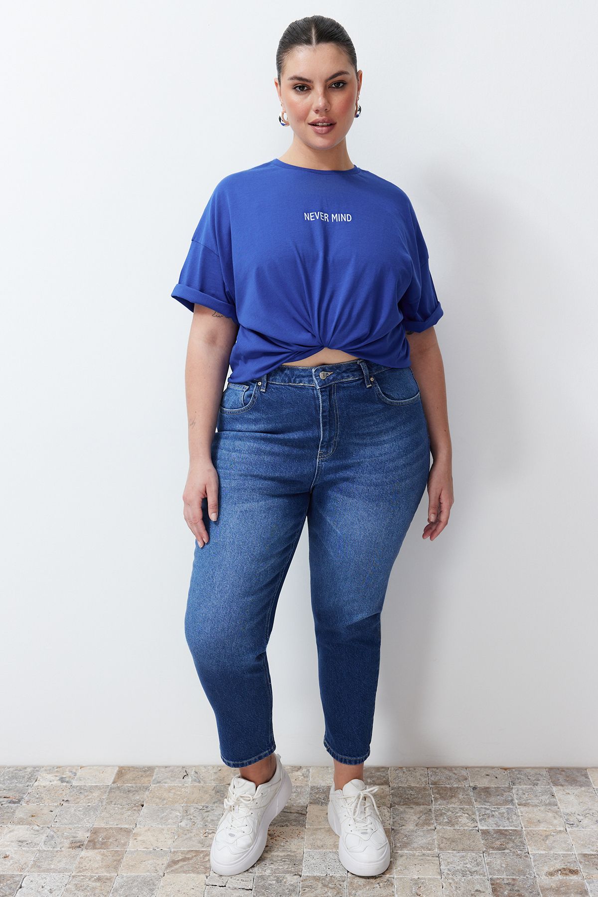 Trendyol Curve Plus Size Oversize Cotton T-shirt - Saks Slogan Print, Tbbss24bf00018 Kobieta - 2XL