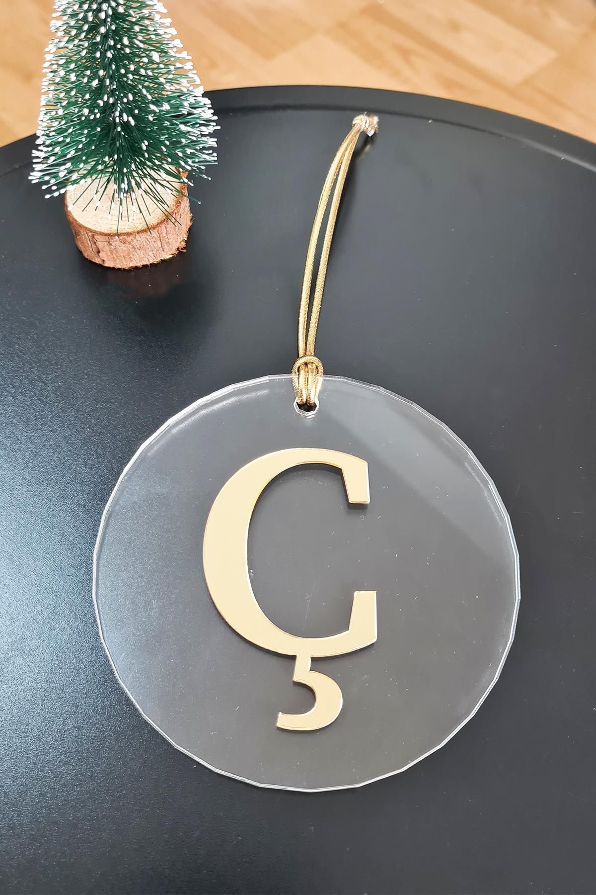 PEKSHOP-New Year's Tree Ornament with Initials - Gold Initial New Year's Ornament 1