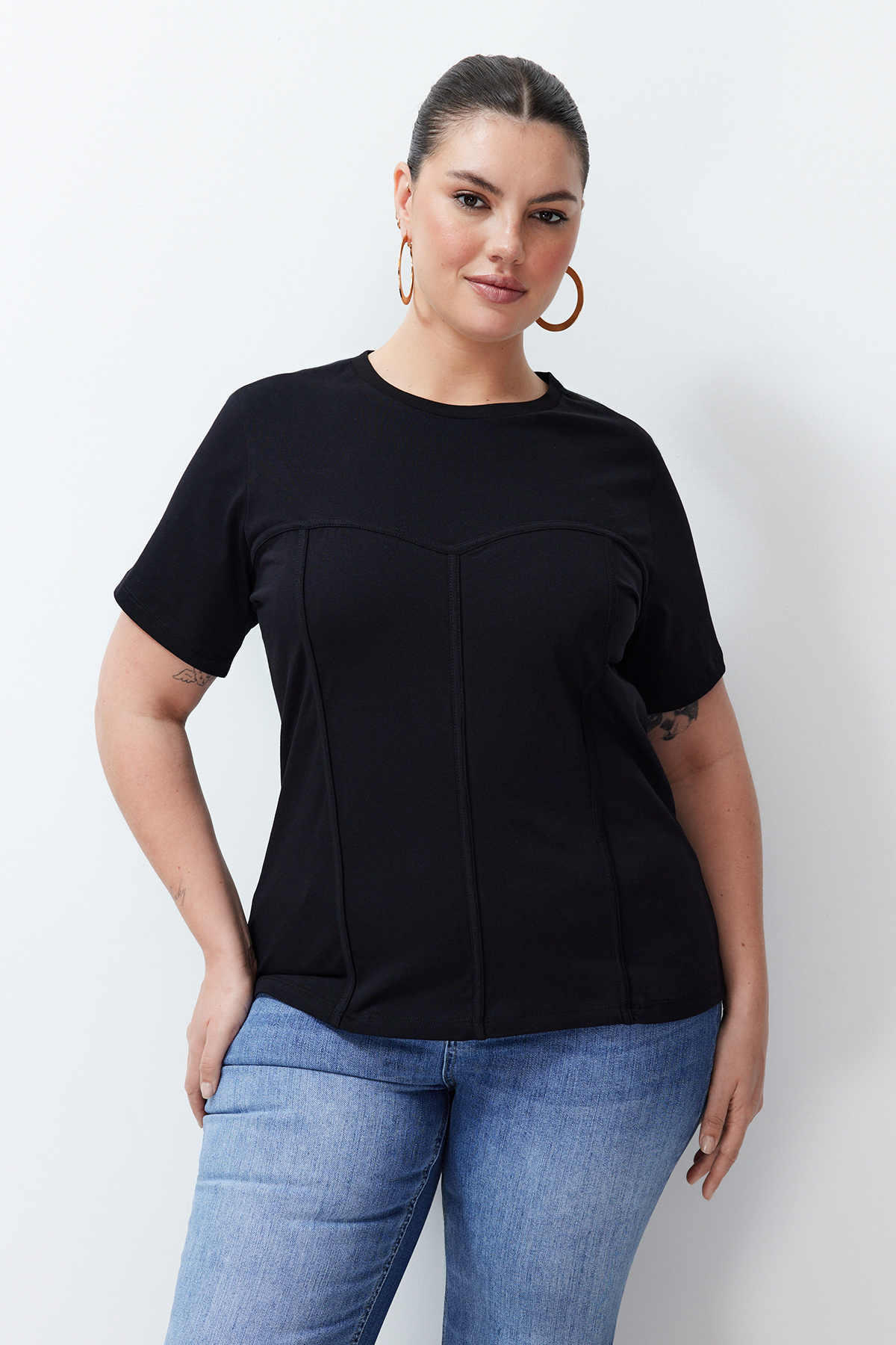 Trendyol Curve-100% bawełny Czarny T-shirt - Detale lamówki, TBBSS24BF00021 2