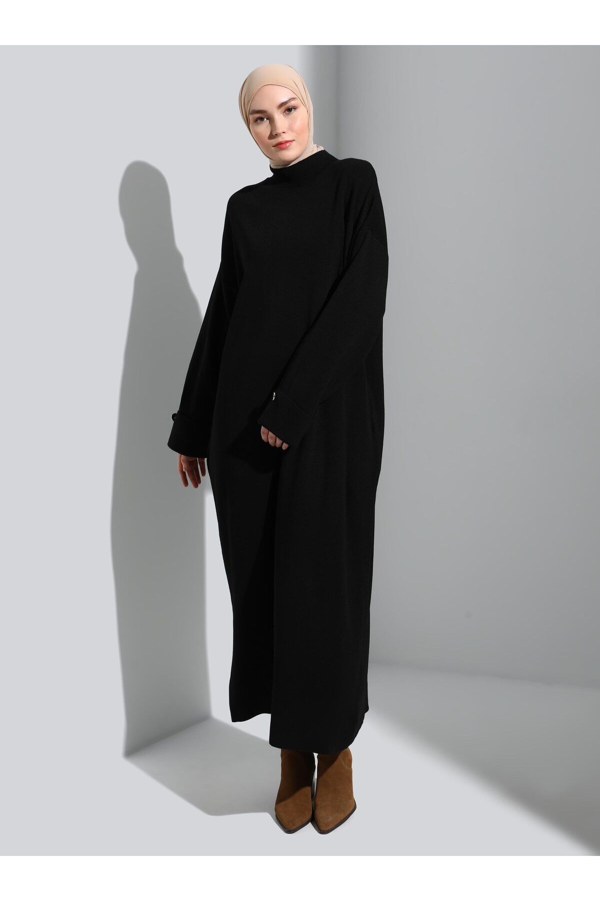 Refka-Rollkragenärmeliges Strick-Hijab-Kleid mit gefalteten Ärmeln - Schwarz - Refka 3