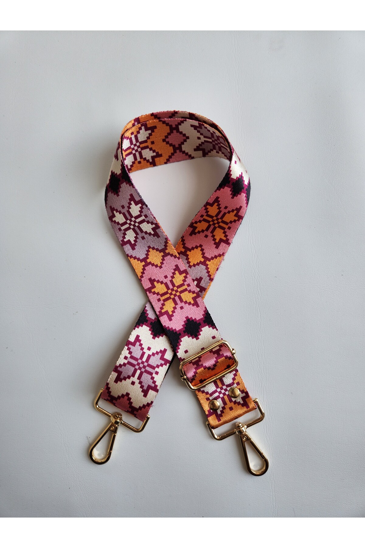 PATTERNED COLUMN BAG HANGER (4*120 CM )