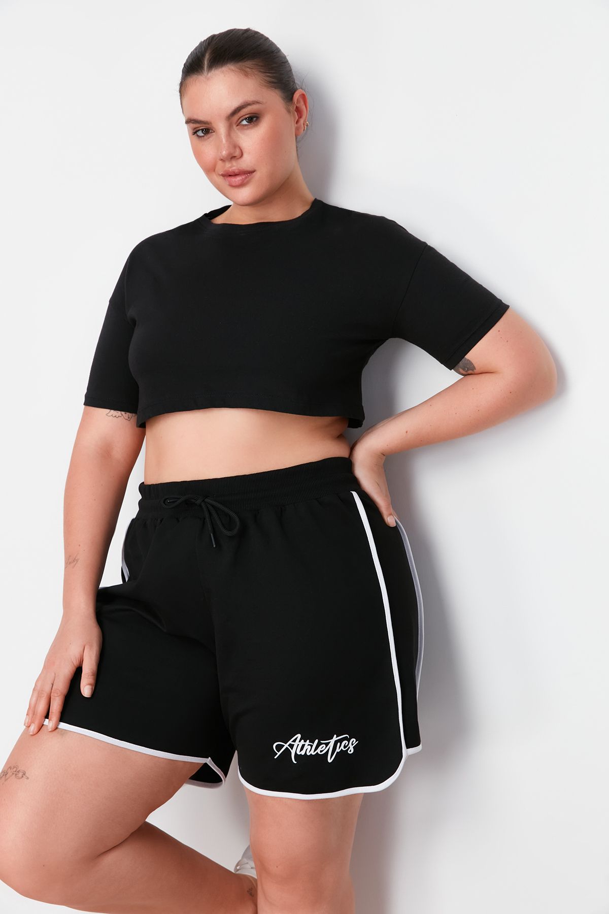 Trendyol Curve-Plus Size Black Knitted Shorts - Slogan Print with Piping Detail Tbbss24Ap00028 3