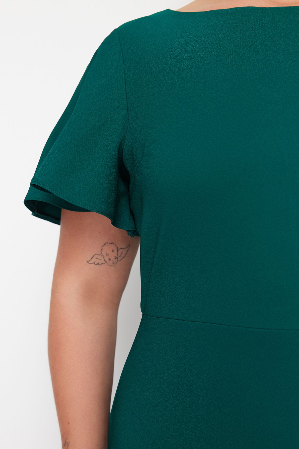 Trendyol Curve-Tmavě zelené šaty Finike Woven Plus Size 6
