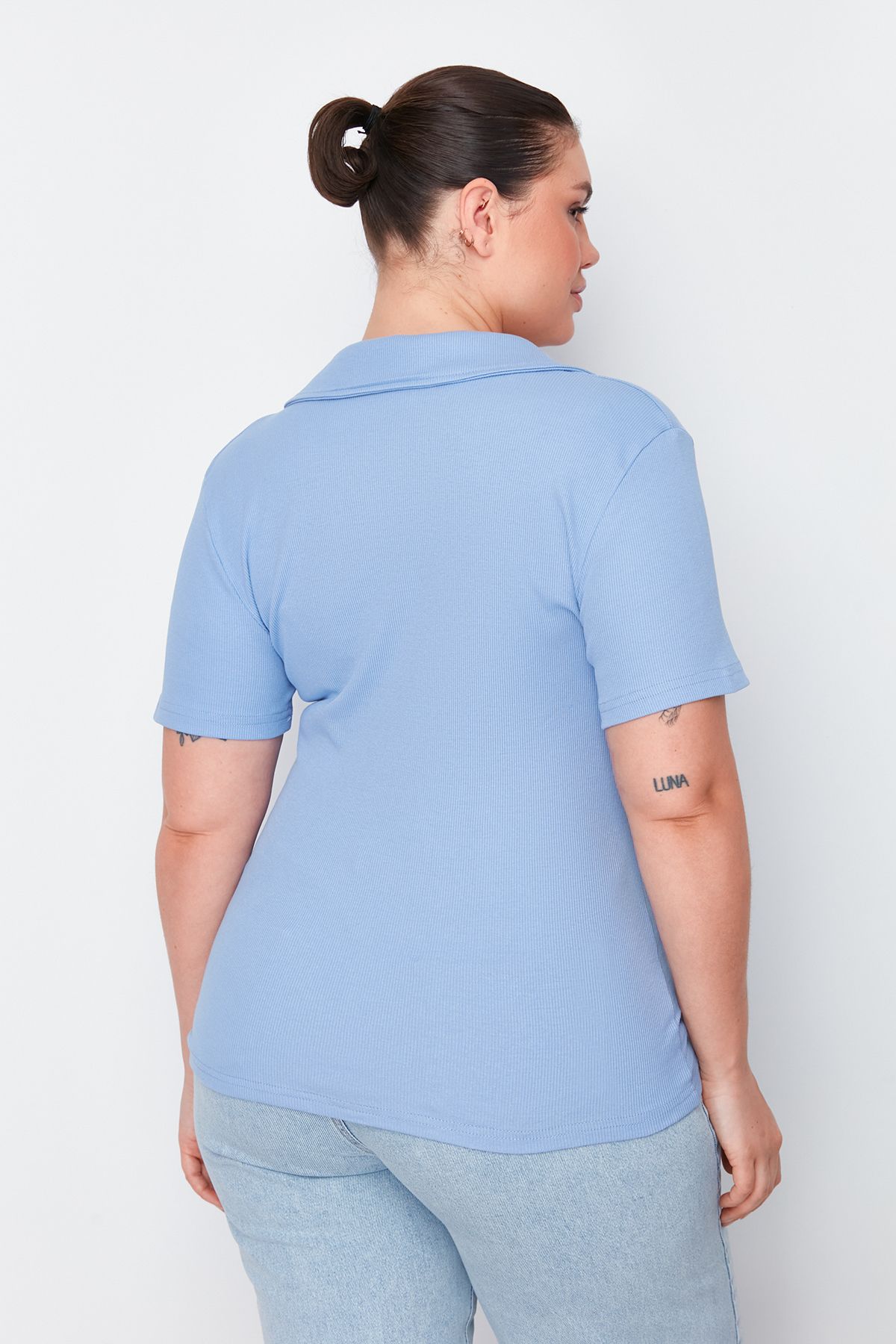 Trendyol Curve-Modrá pletená blúzka Polo Neck sediaca na tele TBBSS22BZ0750 5
