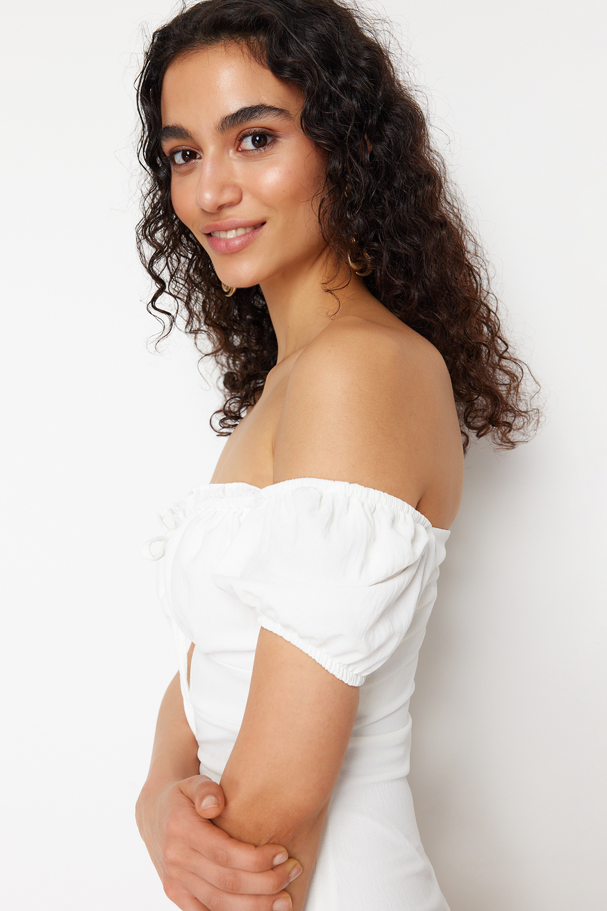 Trendyolmilla  Beyaz Düz Bodycone Krep Astarlı Mini Dokuma Elbise TWOSS24EL00874 - Görsel 4