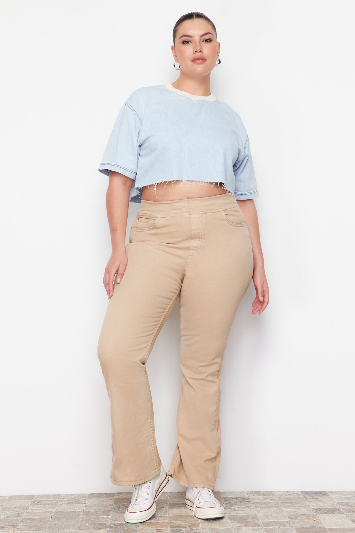 Trendyol Curve-Beige Elastic Waist Spanish Leg Jeans TBBAW23CJ00060 2