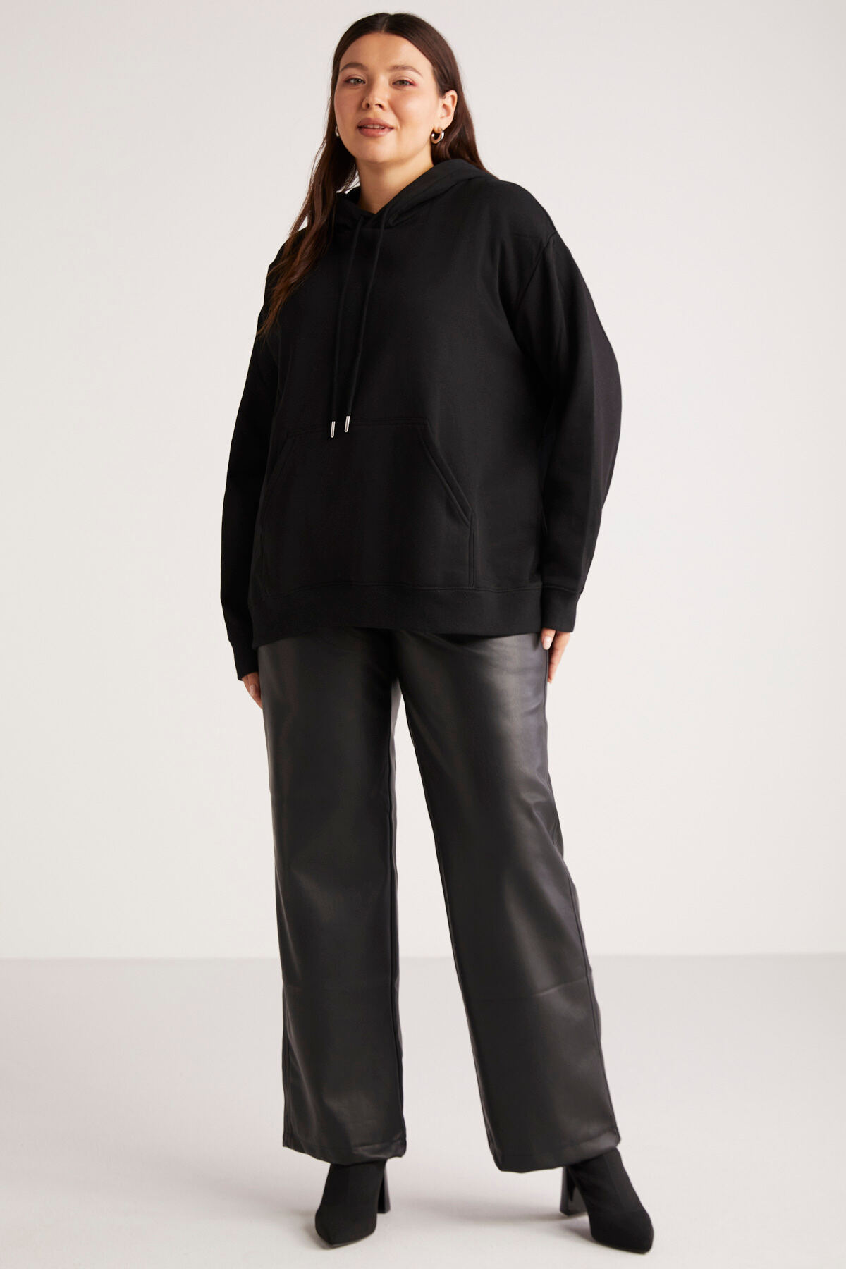 ETHIQUET Terezabb Kadın Içi Polarlı Yumuşacık Comfort Fit Kapüşonlu Kanguru Cep Siyah Büyük Beden Sweatshirt görsel 4