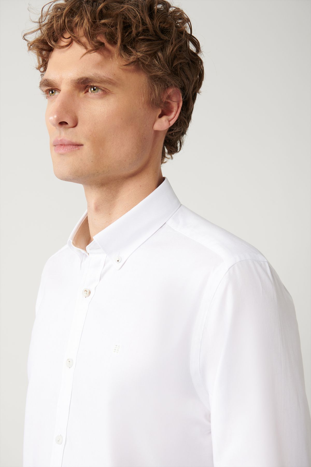 Avva دکمه پیراهن سفید مردانه آکسفورد 100 ٪ پنبه معمولی مناسب B002034