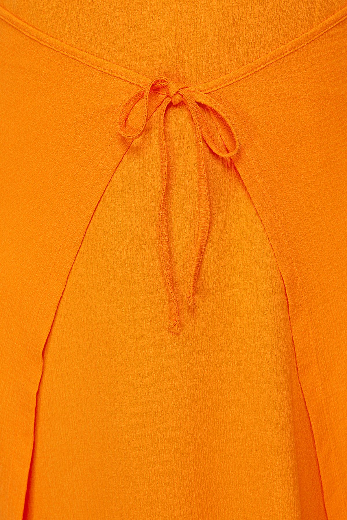 Trendyol Curve-Oranžové šněrovací detailní midi pletené šaty TBBSS24AH00085 5