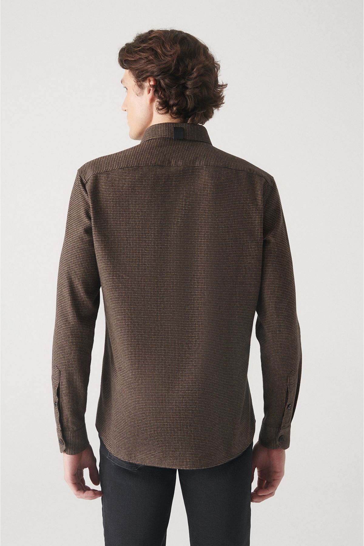 Avva جیب الگوی قهوه ای مردانه 100 ٪ پنبه مناسب پیراهن A22Y2Y2023