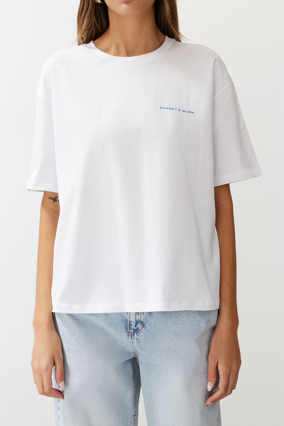 Trendyolmilla  Beyaz %100 Pamuk Baskılı Relaxed/Rahat Kalıp Örme T-Shirt TWOSS24TS00172 - Görsel 9