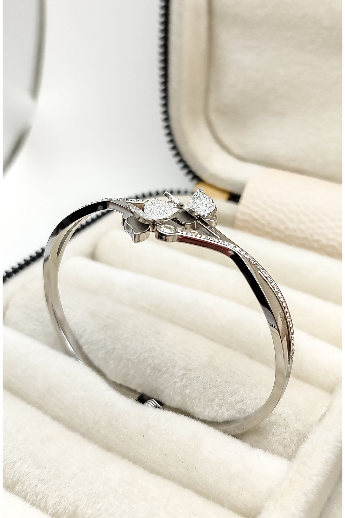 Zirkon Taşlı Kelebek Model Çelik Kelepçe Bileklik