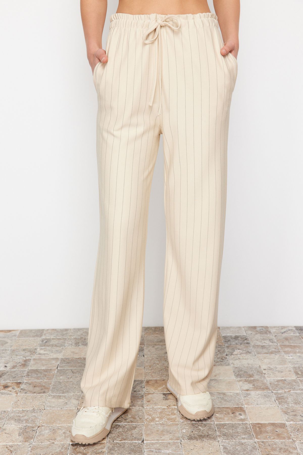 Trendyol Collection-Pantaloni elastici cu tăietură dreaptă/dreaptă cu dungi groase bej TWOSS24PL00072 4