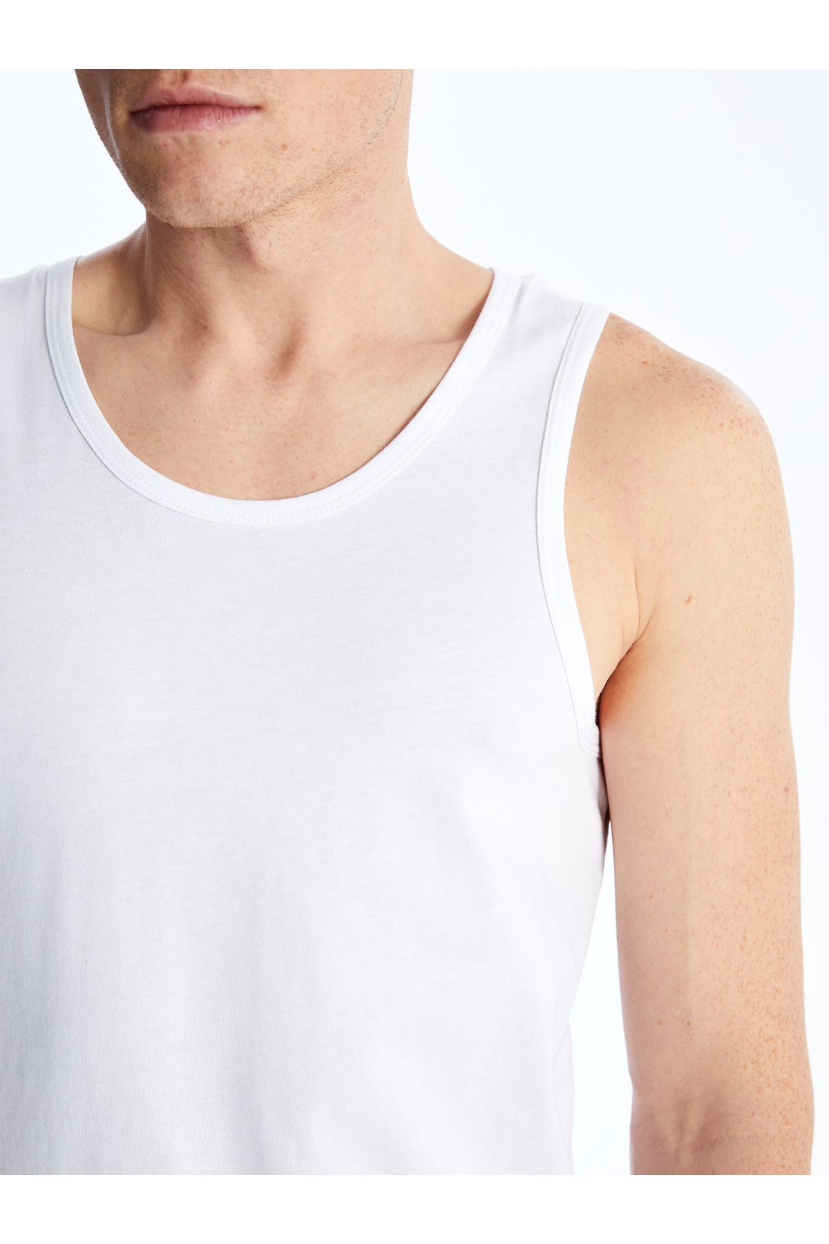 LC Waikiki-Tricou bărbătesc din bumbac pieptănat cu gât în U 4