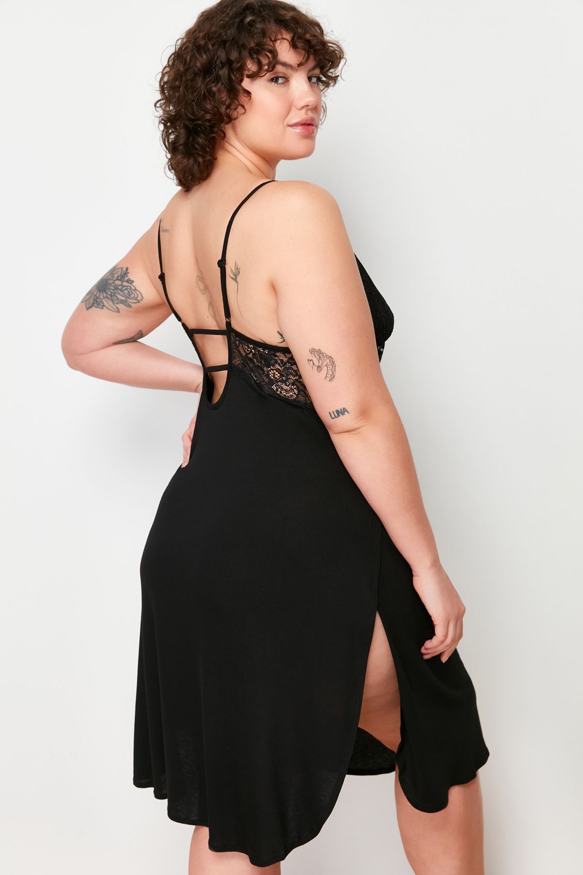Trendyol Curve-Black Lace and Slit Detailed Knitted Nightgown TBBSS24CH00015 5