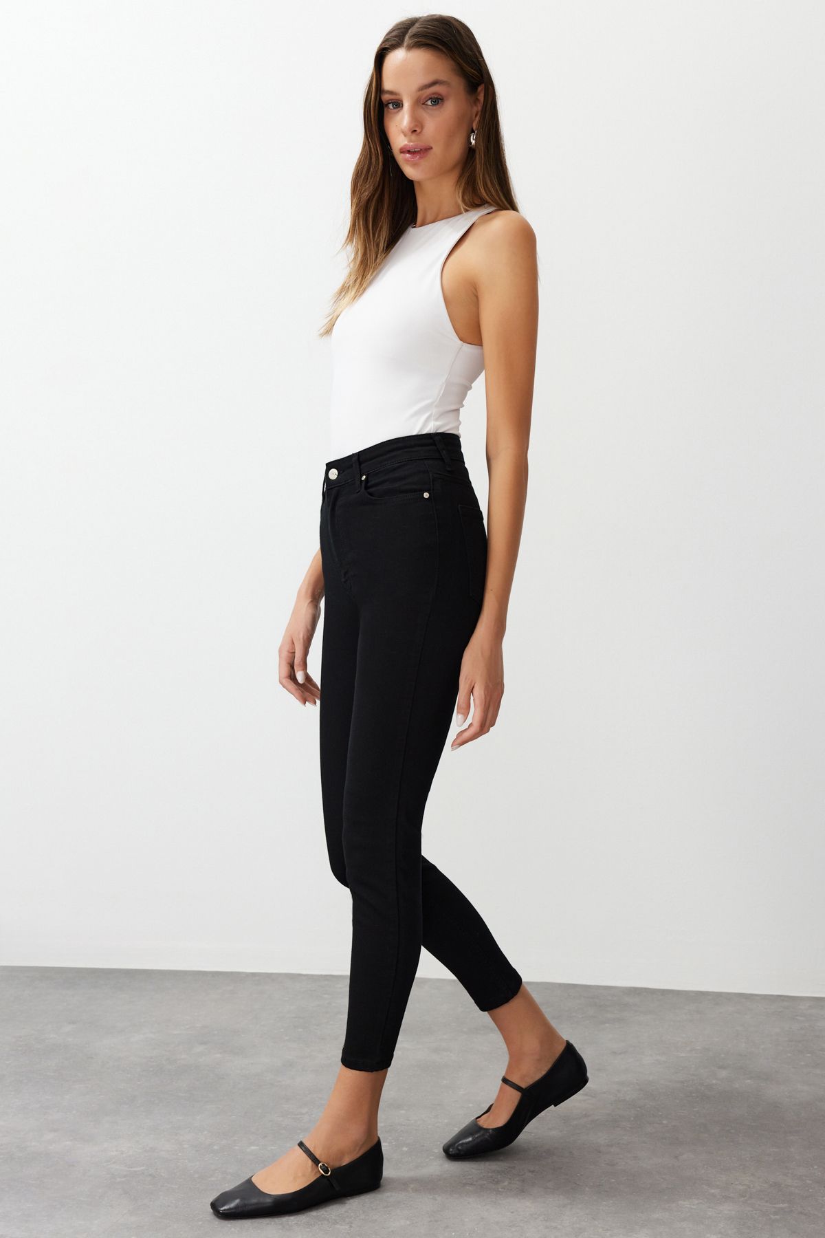 Trendyol Collection-Nieblaknące czarne obcisłe spodnie z wysokim stanem TWOSS19LR0279 7