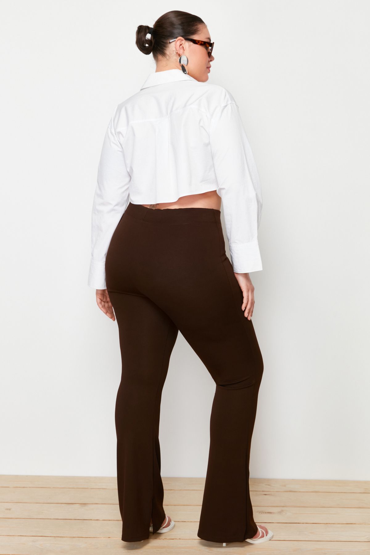 Trendyol Curve-Braune spanische Strickhose mit Schlitz TBBAW23AR00002 6