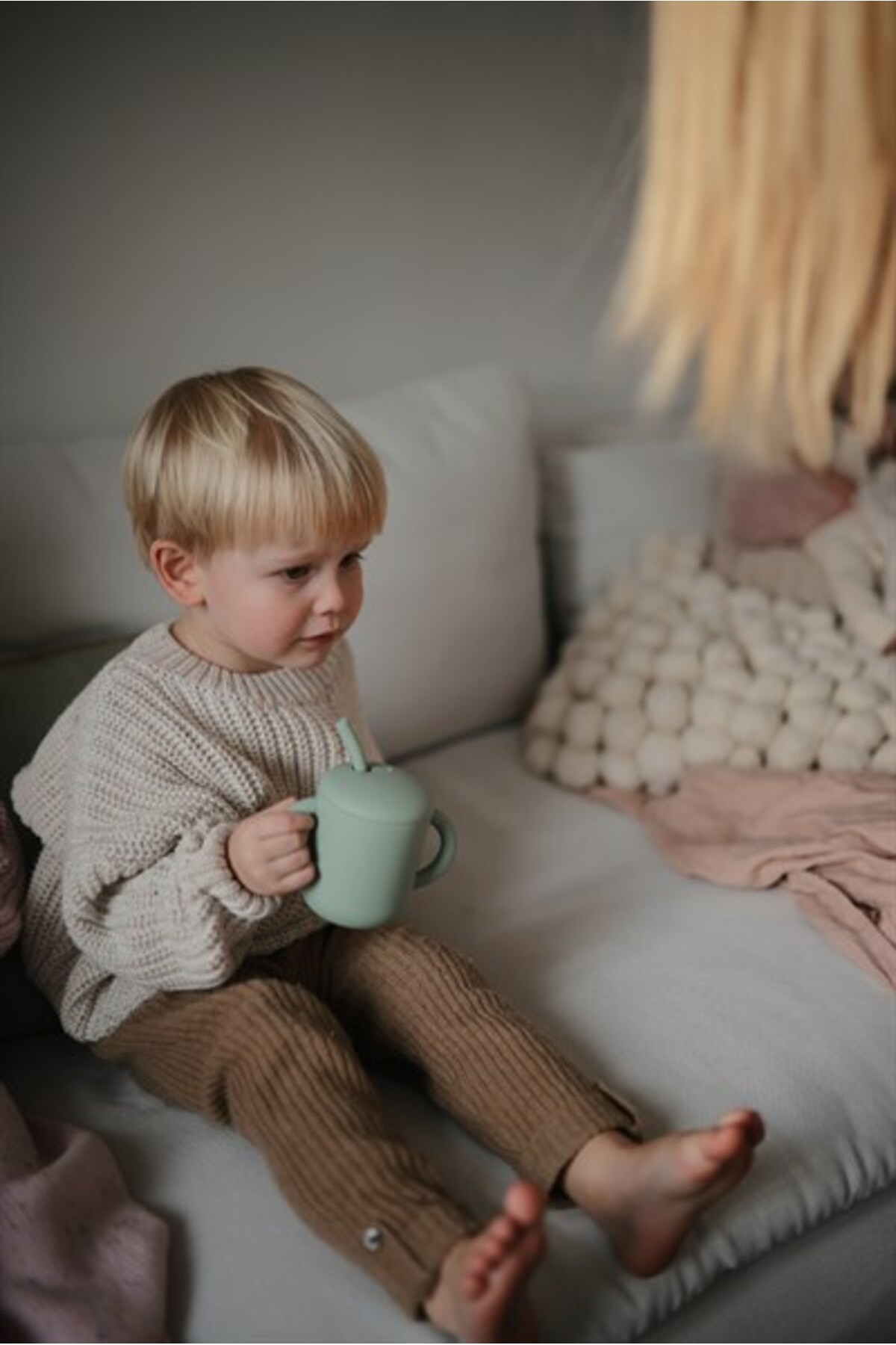 Mushie Pipetli Silikon Alıştırma Bardağı - Cambridge Blue fotoğrafı 3 (önizleme)