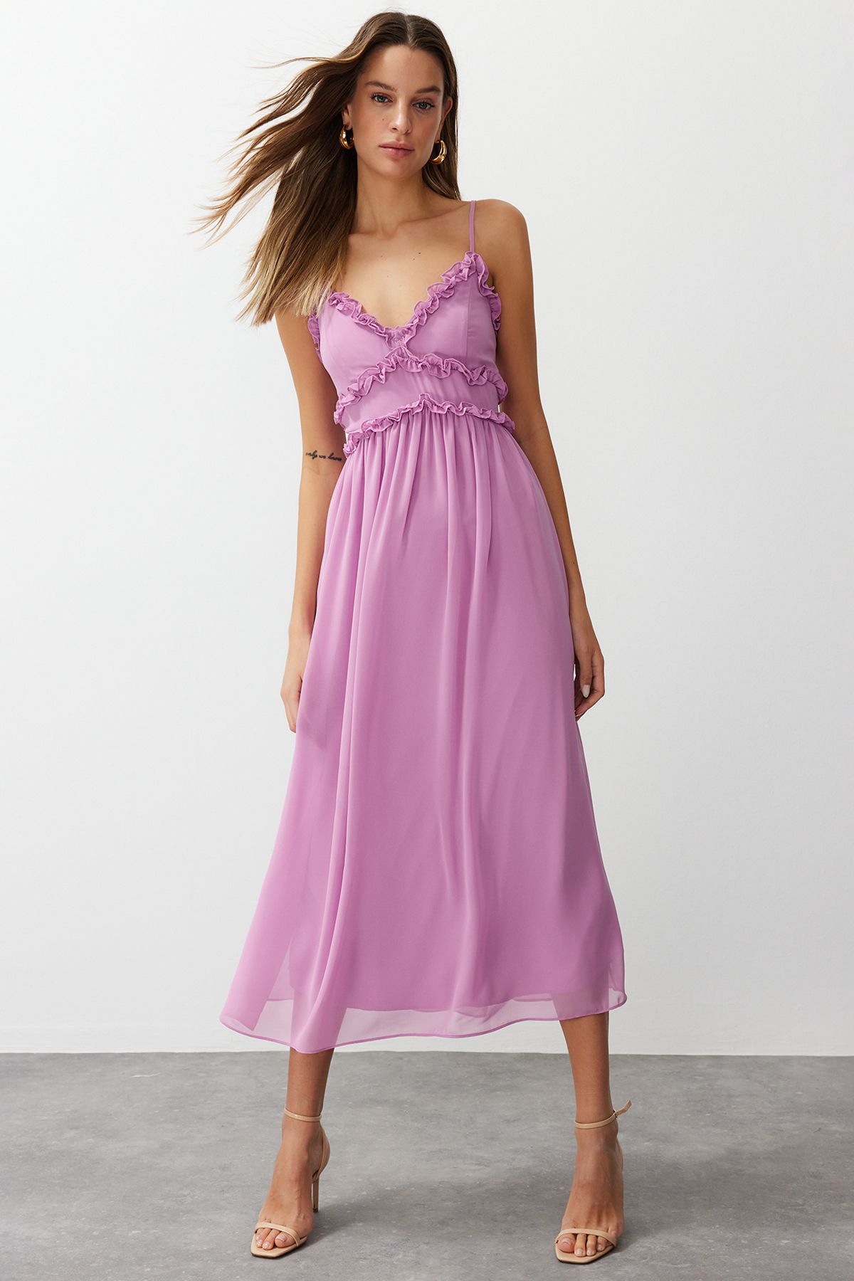 Trendyol Collection Fuchsia Blumendruck - A-Ausschnitt Chiffon Maxikleid mit Rüschendetail und Futter TWOSS23EL02013