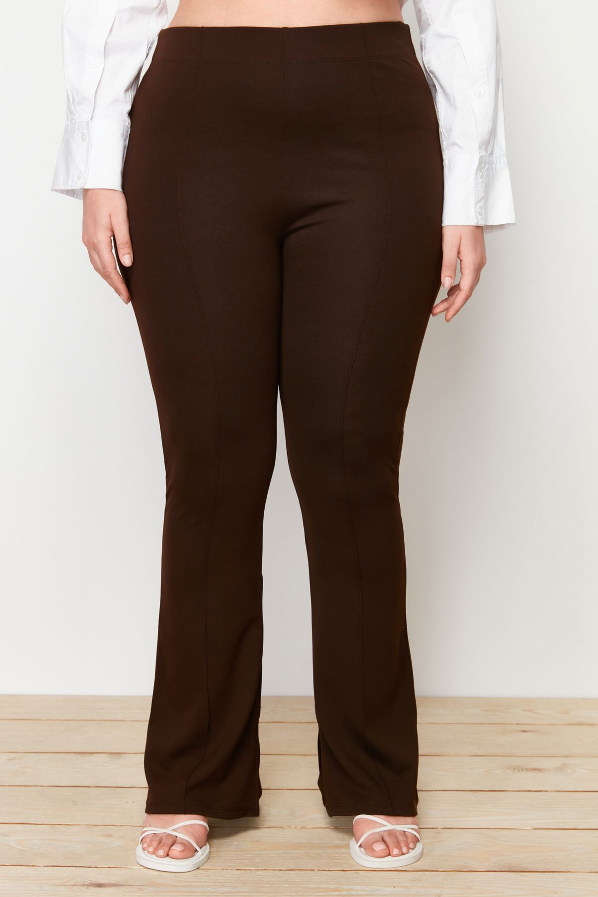 Trendyol Curve-Braune spanische Strickhose mit Schlitz TBBAW23AR00002 4