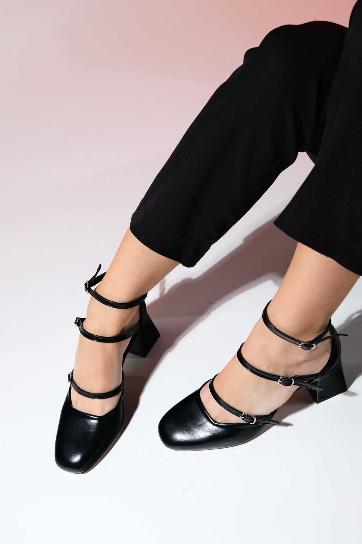 کفش پاشنه کلاسیک سیاه زنانه پوست بلند زن luvishoes