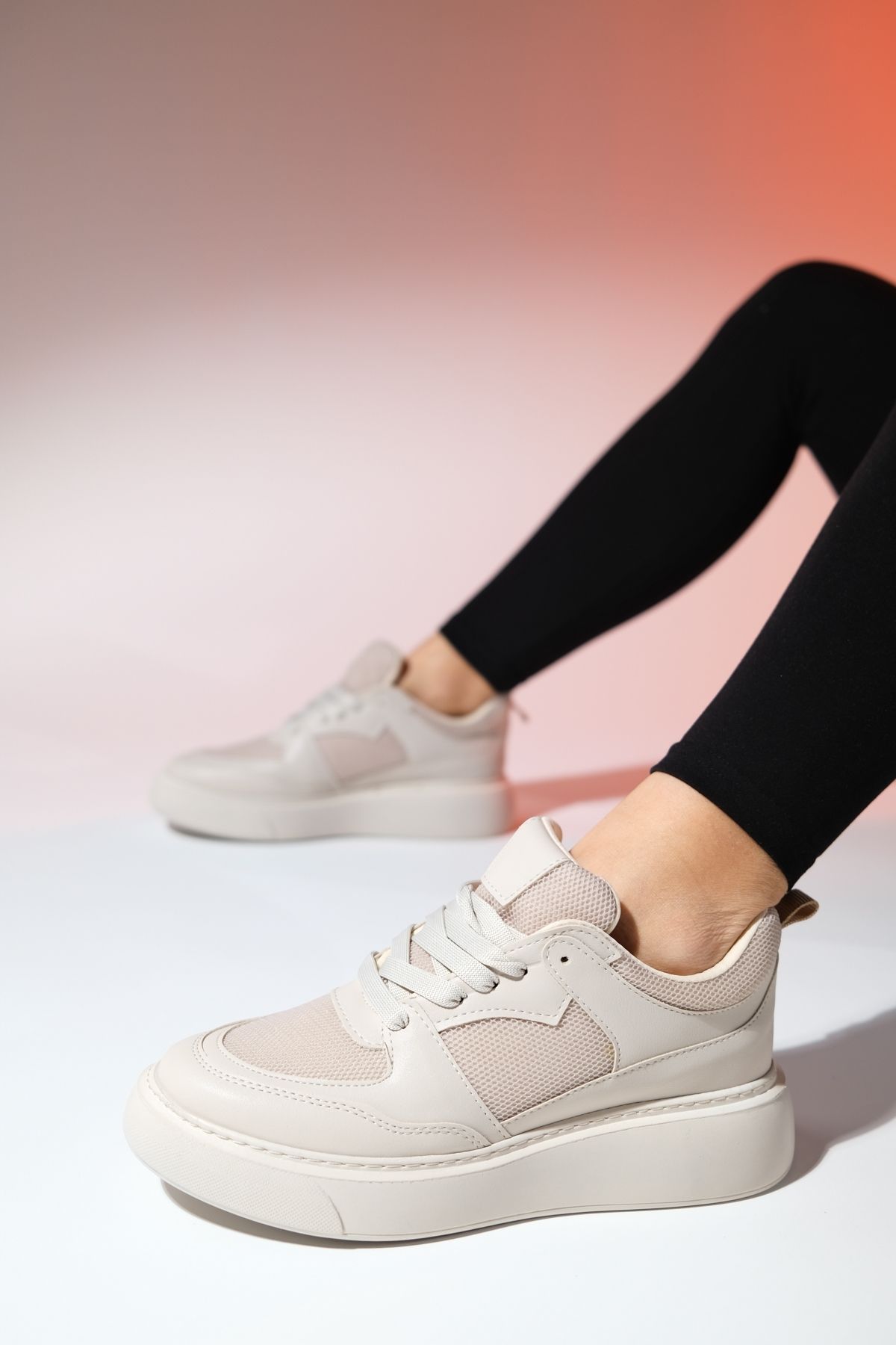 اسنیکر نود زنانه کفش ورزشی بژ خالص اورجینال luvishoes