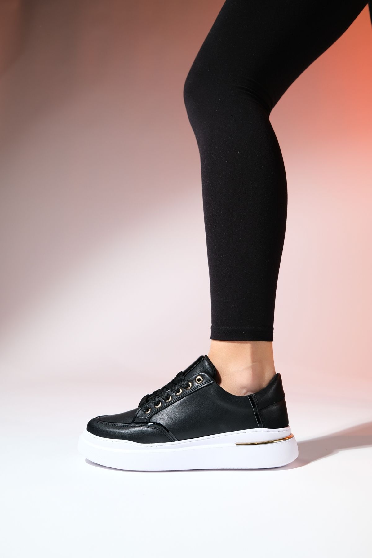 اسنیکر سیاه زنانه کفش ورزشی اورجینال luvishoes