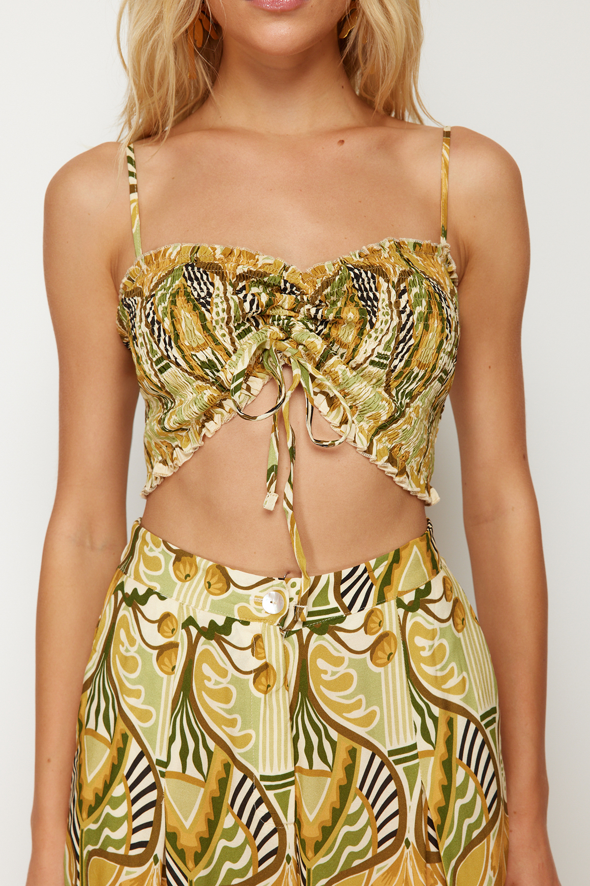 Trendyolmilla  Etnik Desenli Desenli Dokuma Gipeli Straplez Bluz Pantolon Plaj Takım TBESS24AU00032 - Görsel 4