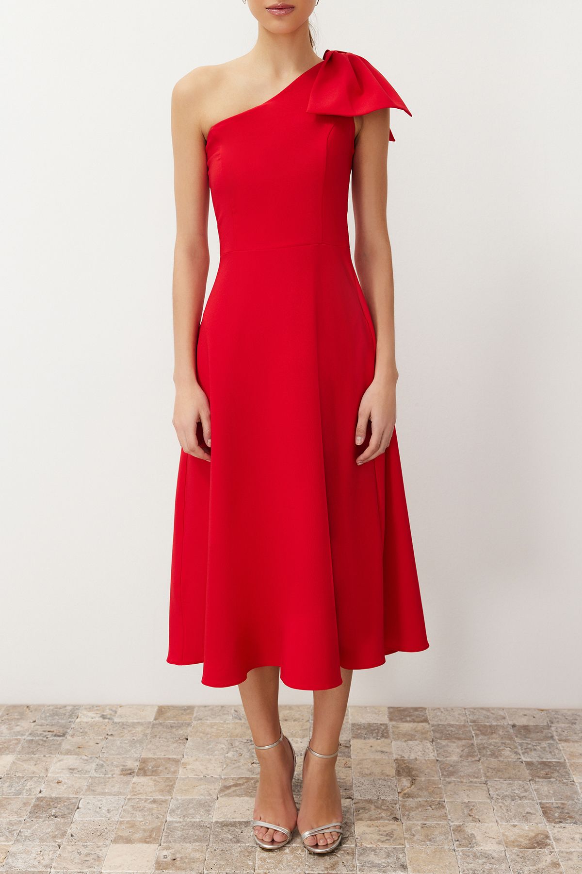 Trendyol Collection-Stylové červené večerní tkané šaty s mašlí ve střihu do A – TPRSS24EL00105 2