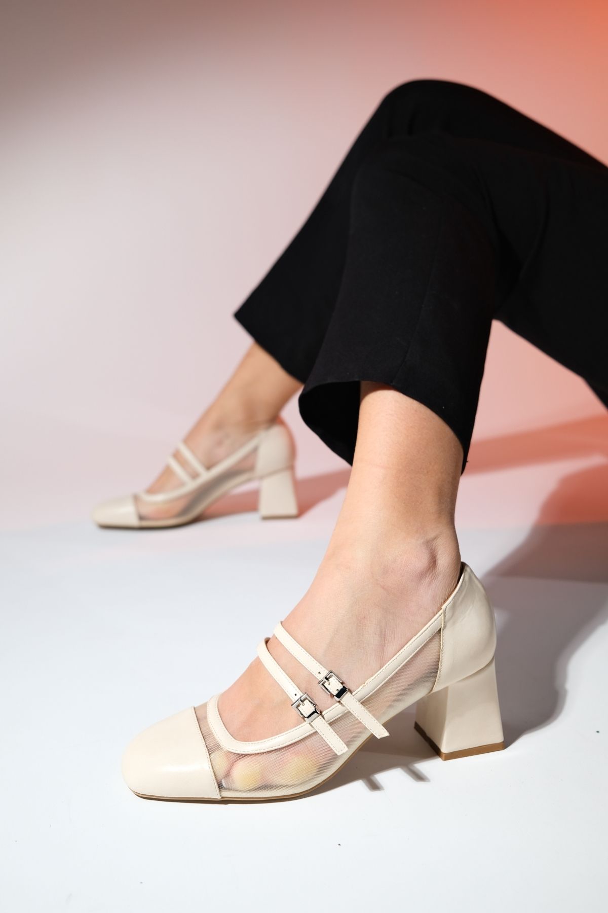 کفش پاشنه کلاسیک نود زنانه بلند کرم اسکاتلندی luvishoes