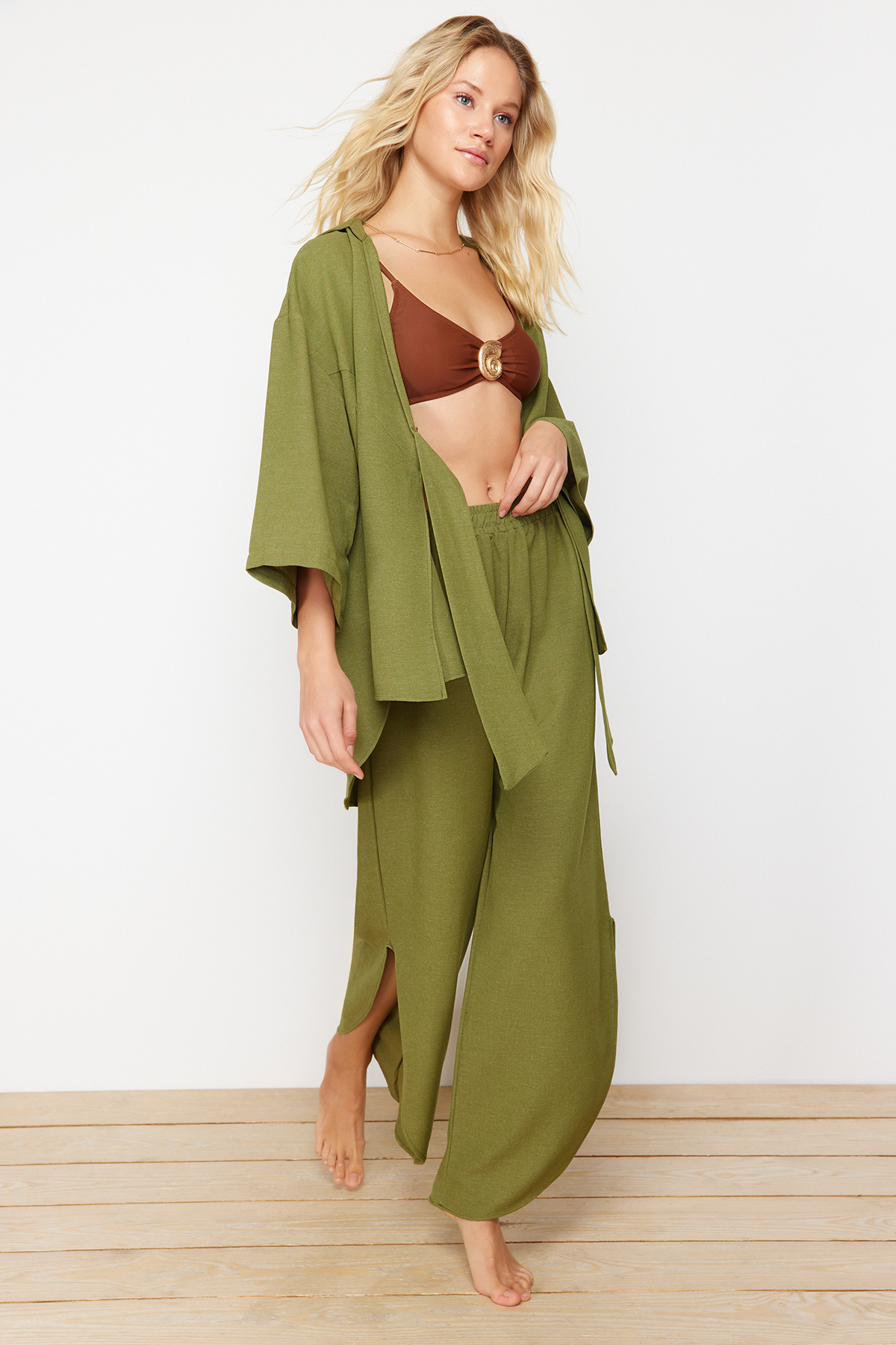Trendyol Collection-Vászonkeverék khaki ing és nadrág strandkészlet - TBESS24AU00031 3