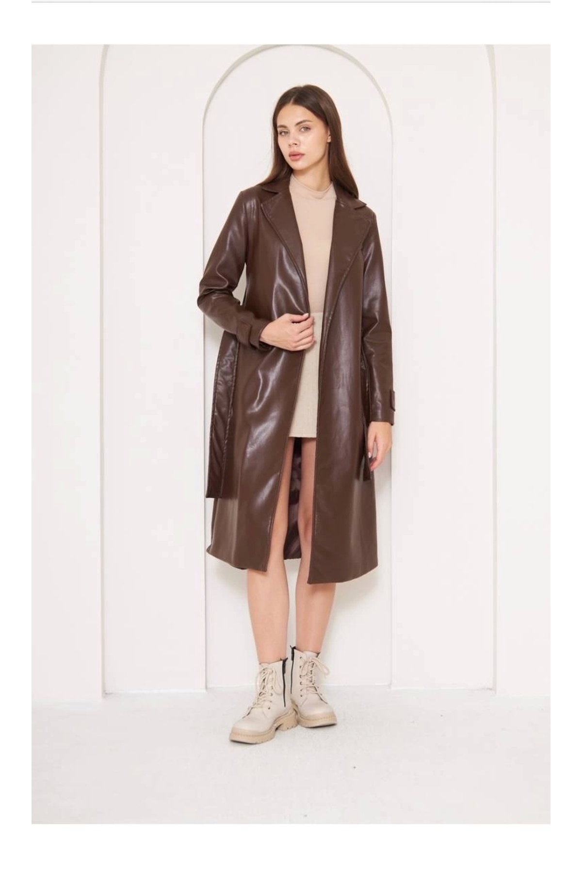 LONG LEATHER COAT