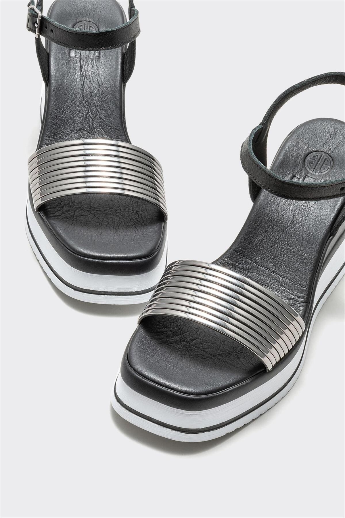 Elle Shoes-صندل نسائي بكعب عريض أسود 3
