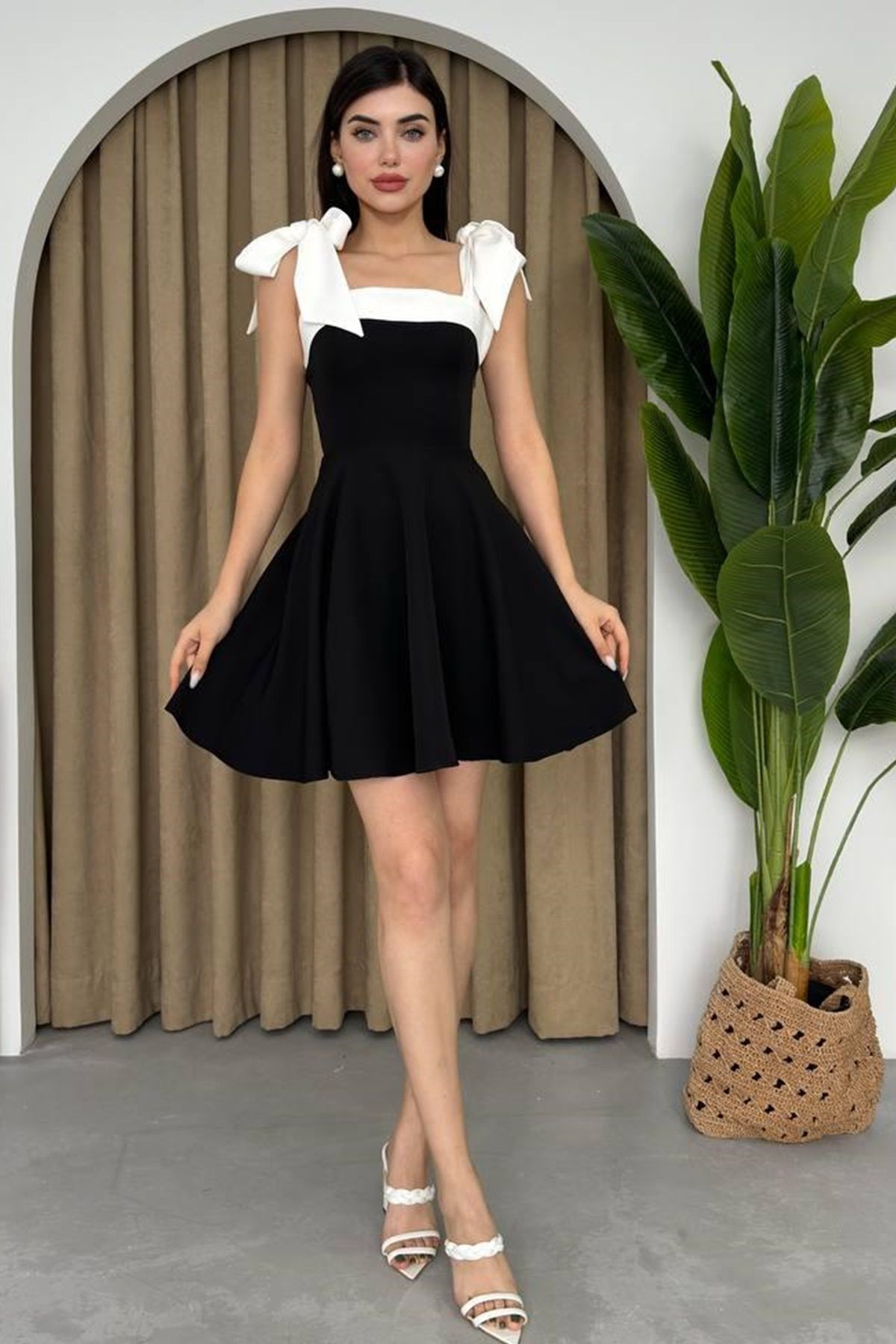 https://cdn.dsmcdn.com/ty1229/product/media/images/prod/SPM/PIM/20240327/11/6e954315-3276-3e3b-b2b1-4b69aa647c10/1_org_zoom.jpg