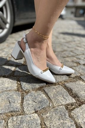 Kadın Beyaz Hakiki Deri Zincir Detaylı Topuklu Ayakkabı B0779