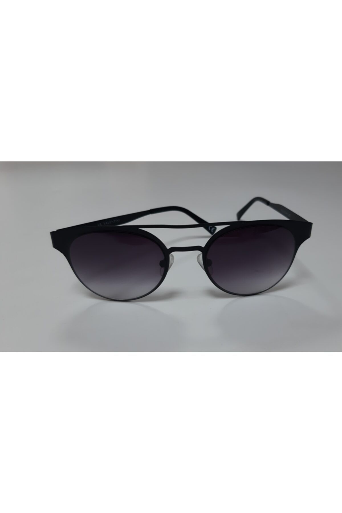 De online sunglasses shop