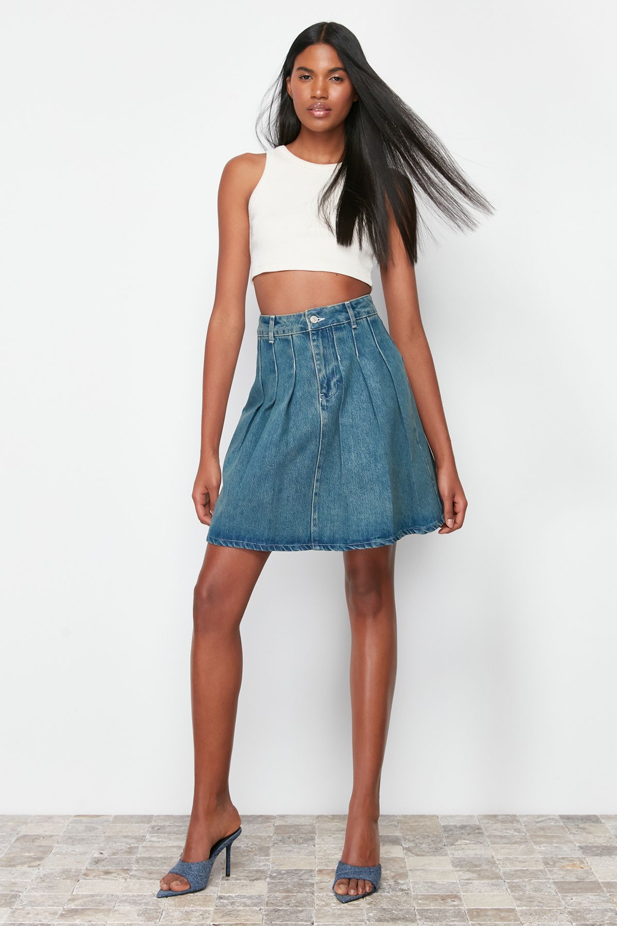 complete the look image