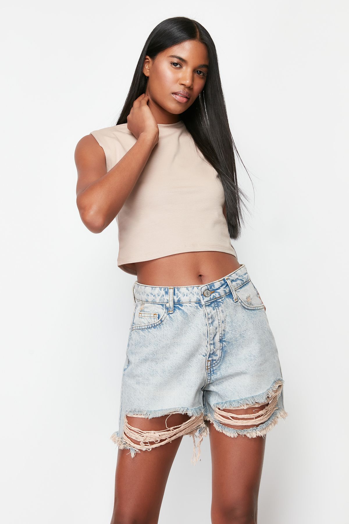 Trendyol Collection Niebieskie Spodenki Jeansowe Z Przetarciami I Bermudy Kobieta - 34