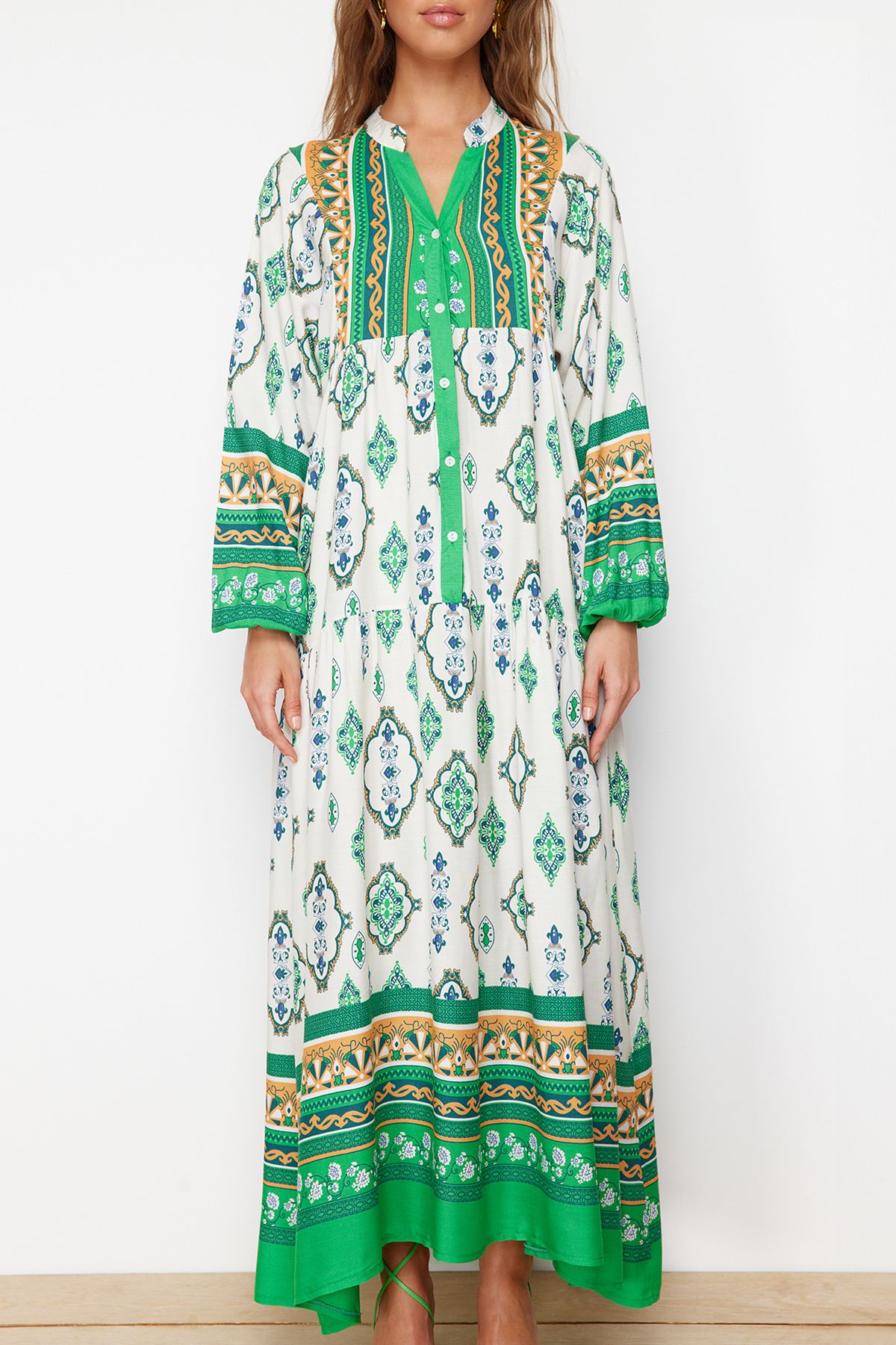 Trendyol Modest-Зелена сукня з віскози з квітковим візерунком TCTSS24EB00234 5