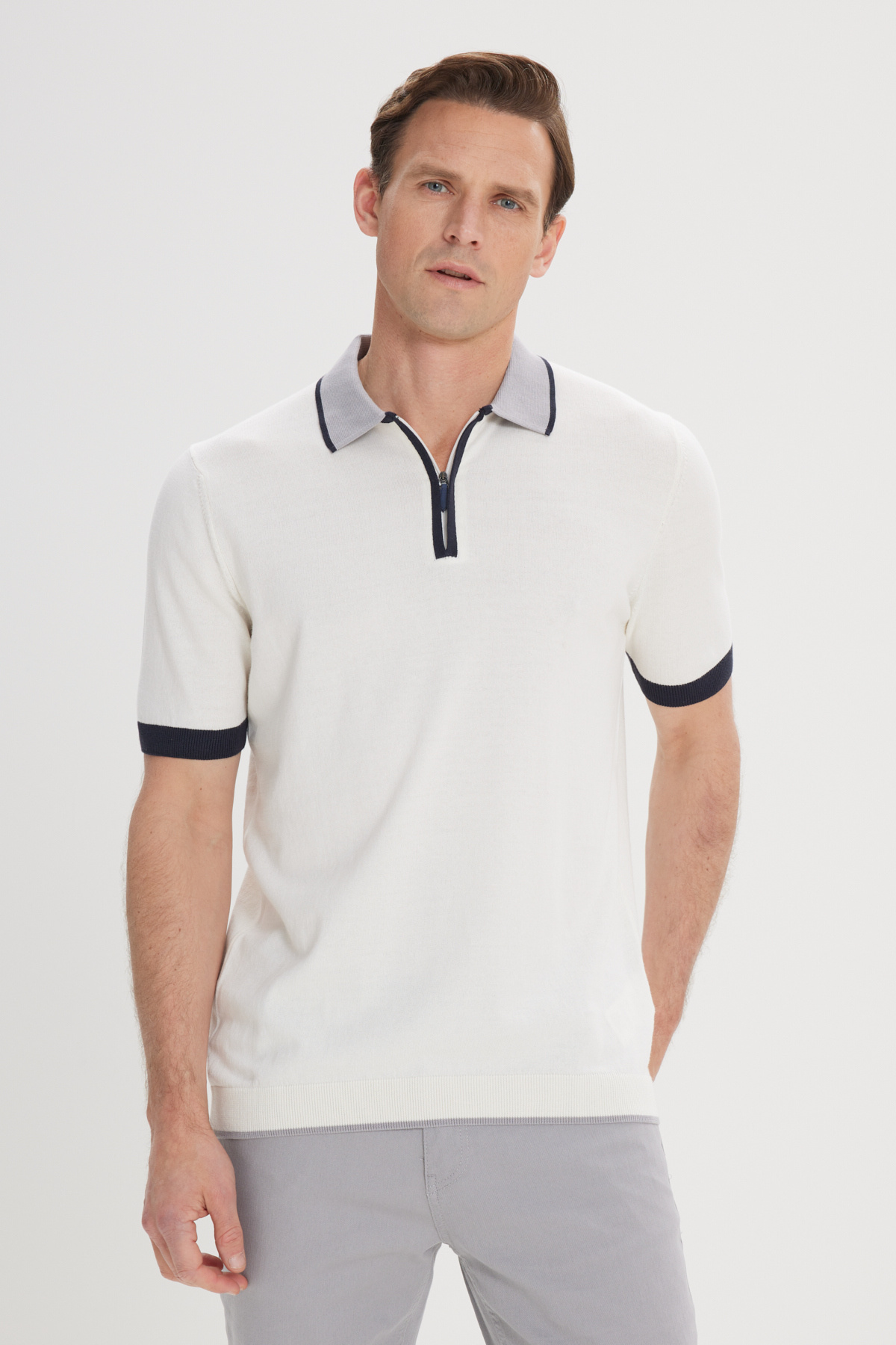 Erkek Ekru Standart Fit Normal Kesim %100 Pamuk Fermuarlı Polo Yaka Triko Tişört