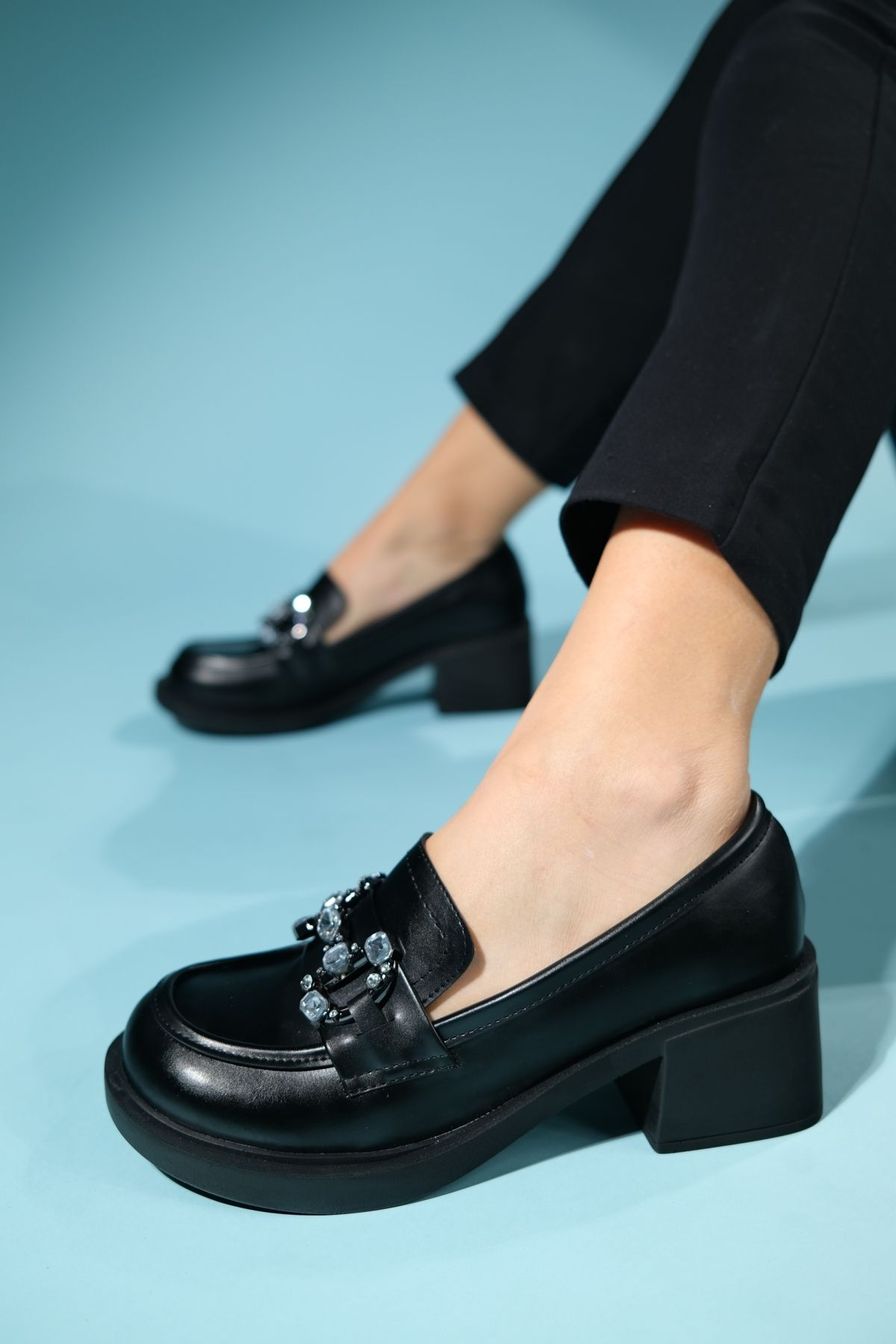 کفش پاشنه کلاسیک سیاه زنانه بلند پوست آنگلو luvishoes