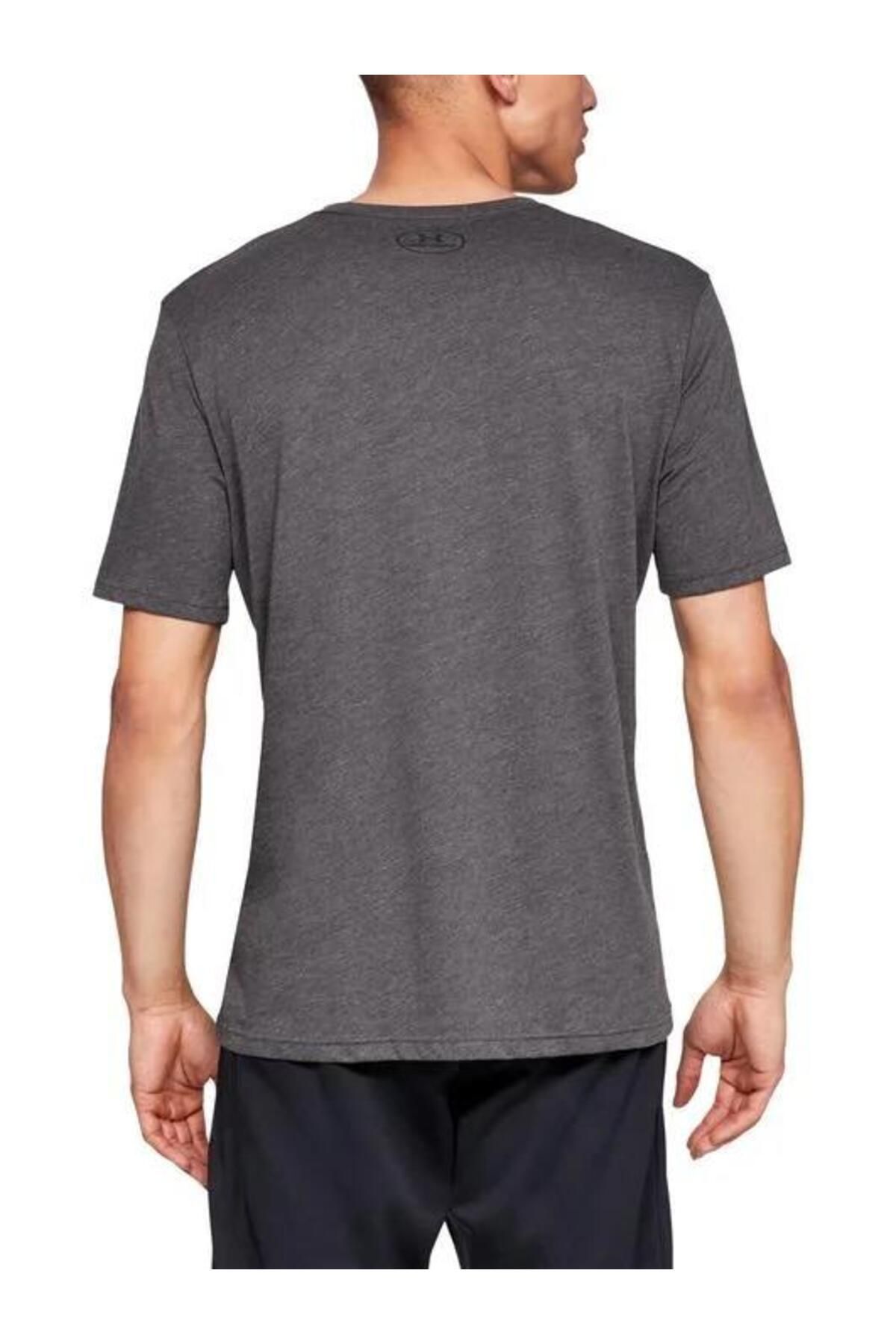تی شرت ورزشی خاکستری مردانه آستین کوتاه قفسه سینه در سمت چپ UA 1326799 019 Under Armour