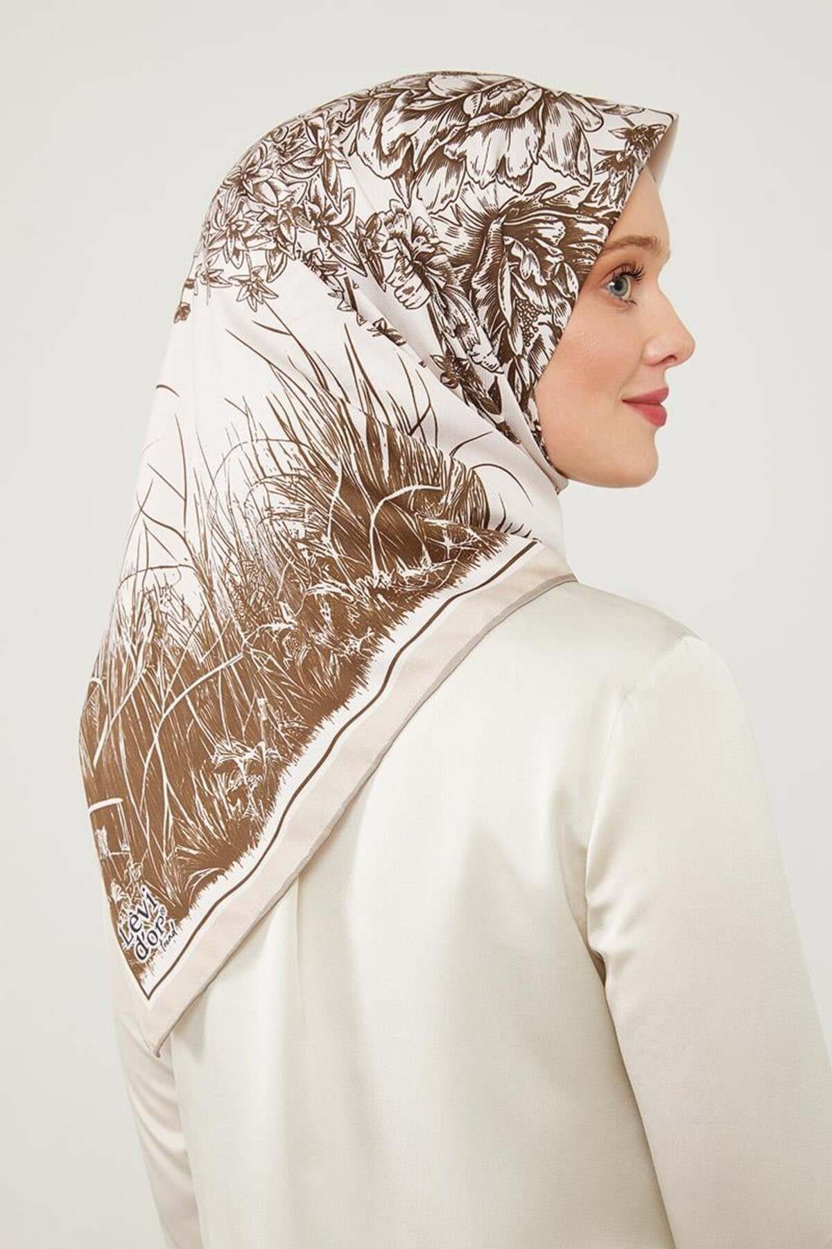 روسری چند رنگ Twill Trend الگوی ویزون Levidor