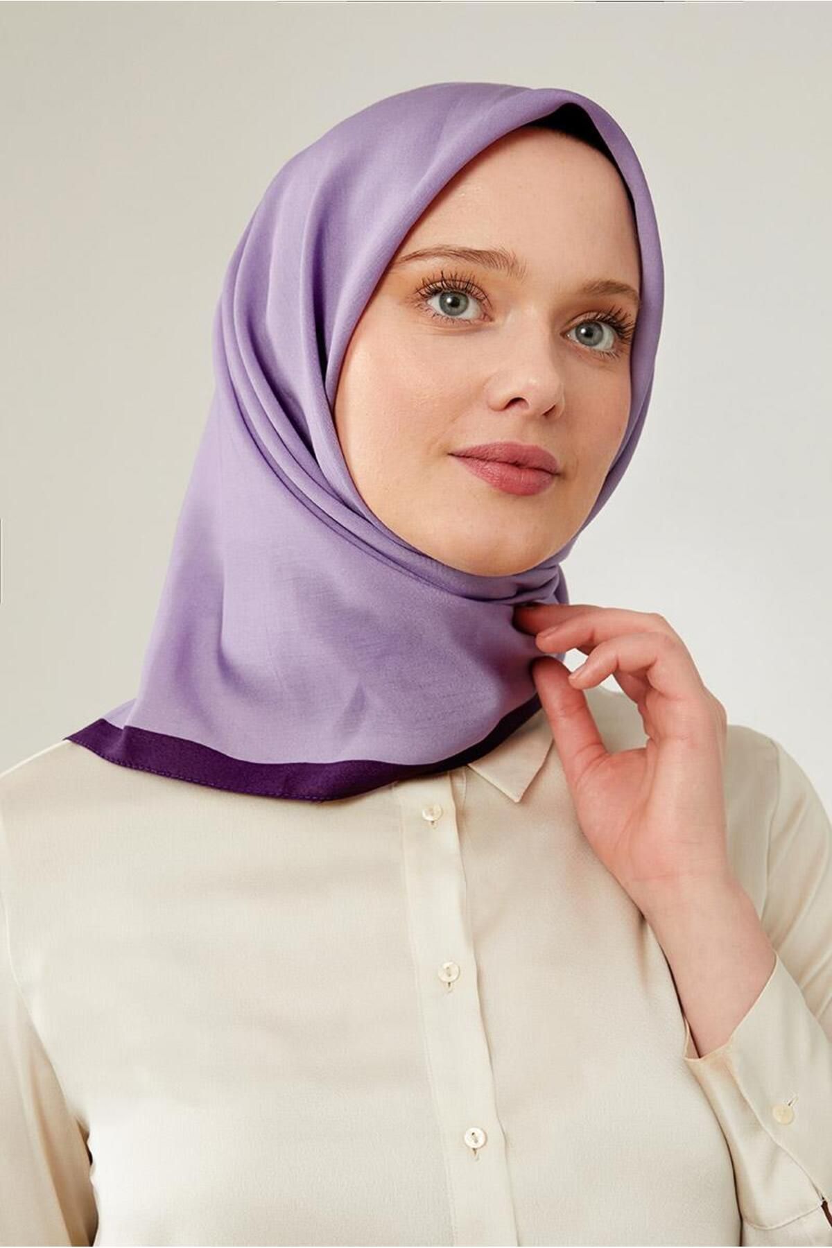روسری بنفش پراگ با انتقال رنگ به یاس Levidor