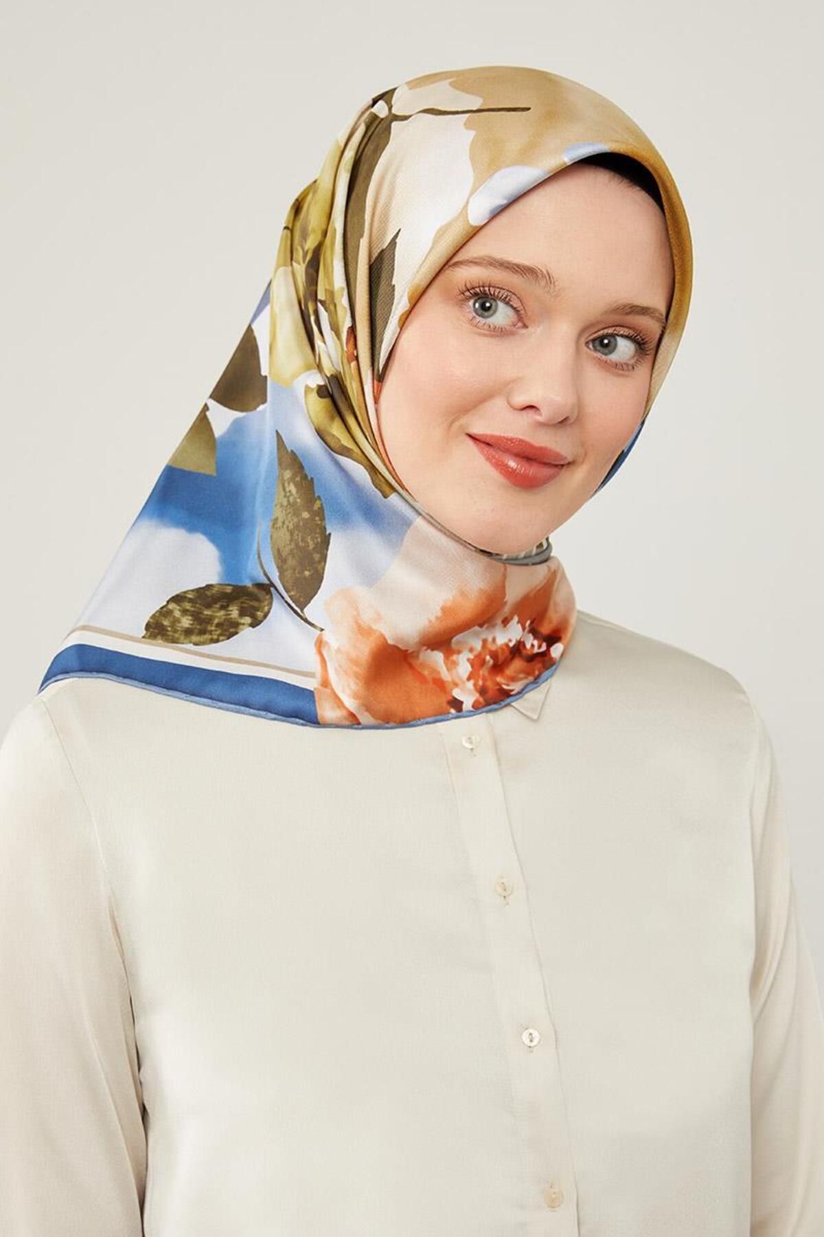 روسری آبی Twill Trend الگوی گل Saks Levidor