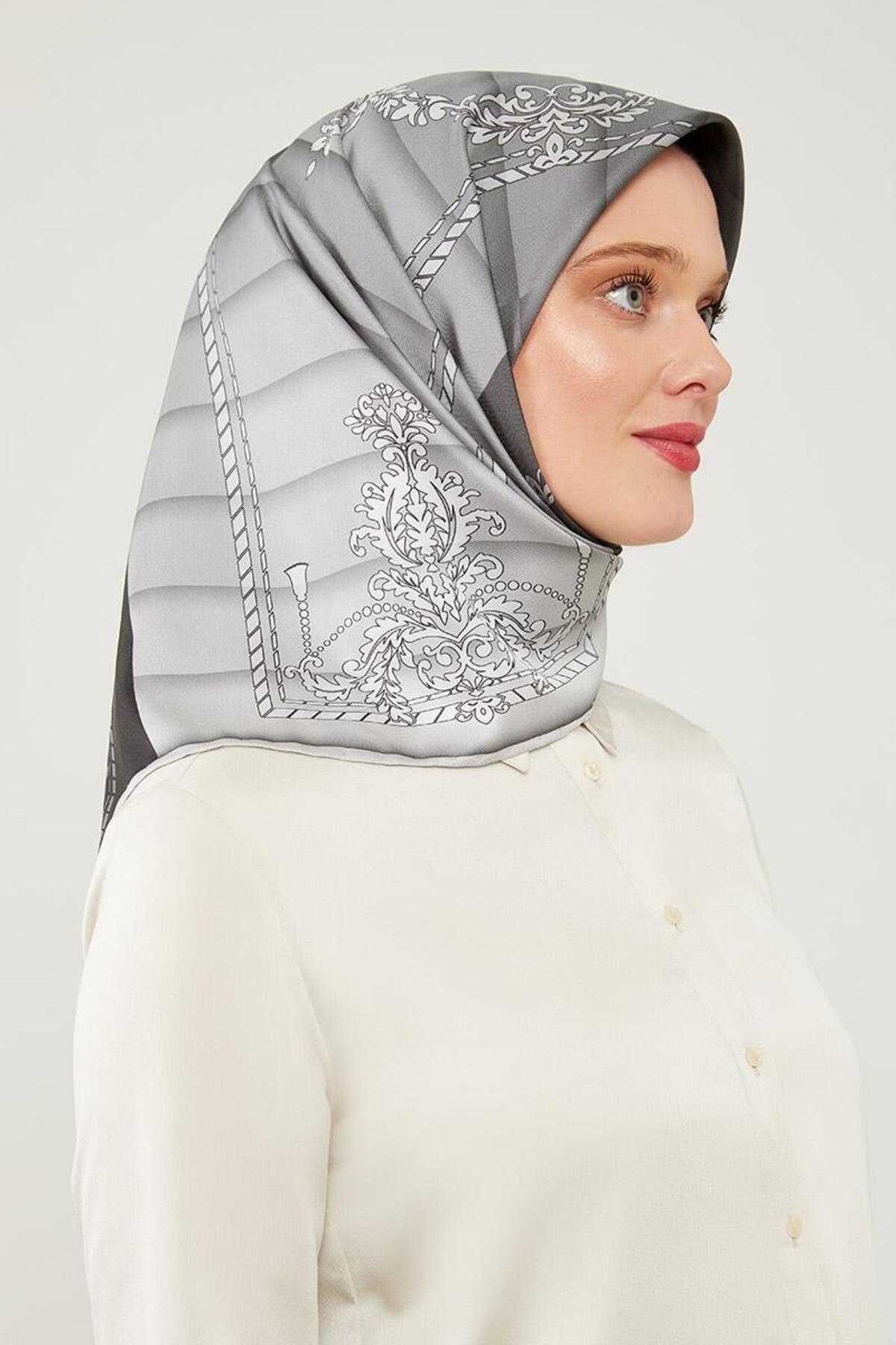 روسری مشکی Twill Trend Color Transition Levidor