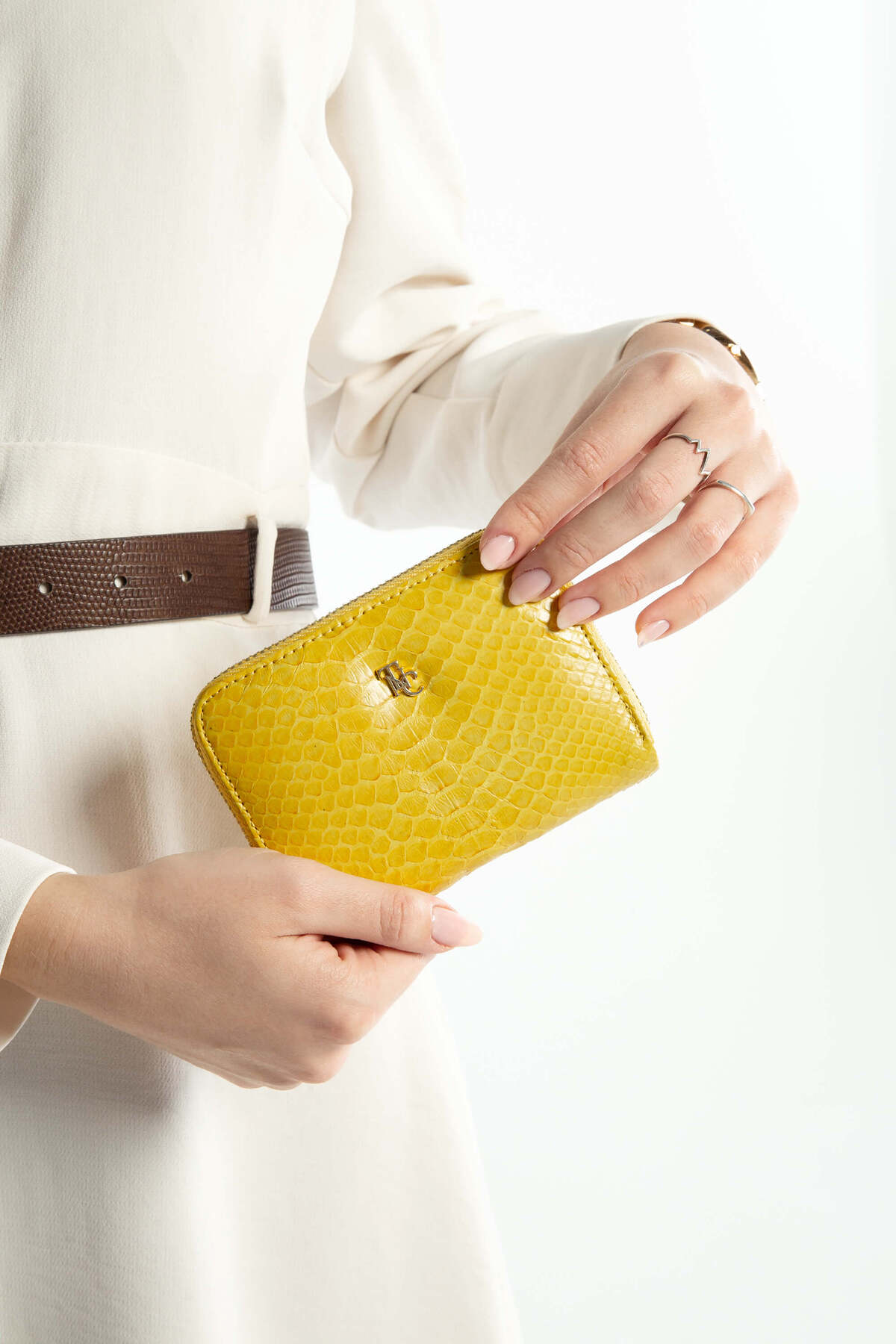 تامر تانجا کیف پول روزانه زرد چرم اصل زنانه