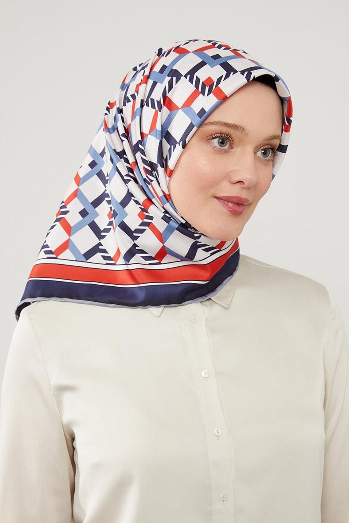 روسری آبی مثلث سرمهای Twill Trend Levidor