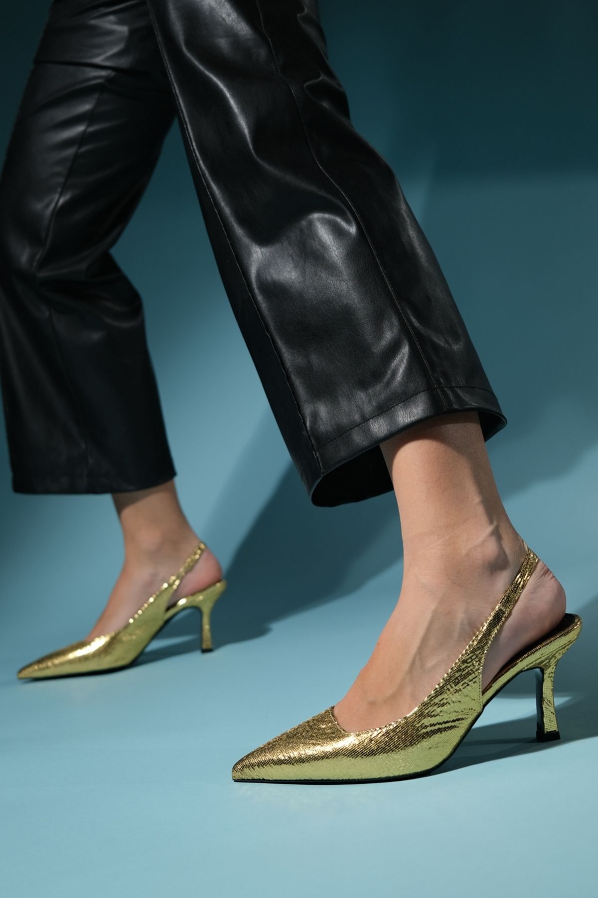 استیلتو طلایی Plova Gold Glossy بینی در پشت کفش های پاشنه بلند سبک luvishoes