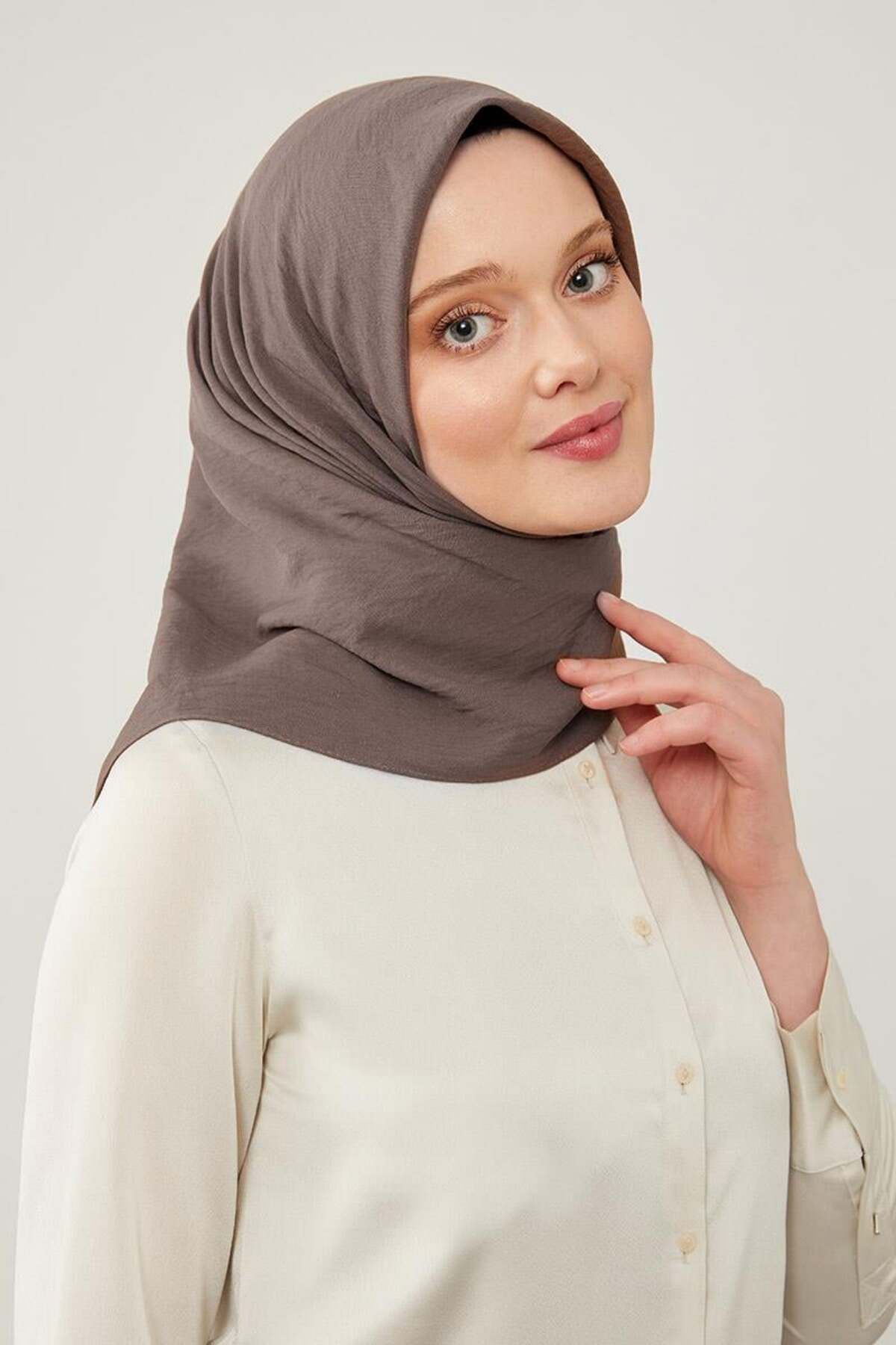 روسری چند رنگ مربع Cazz Cozz قهوه تلخ Levidor